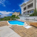 Apartament Pool Delux *