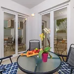 Pool Delux Апартаменты Цриквеница