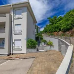 Pool Delux Апартаменты Цриквеница