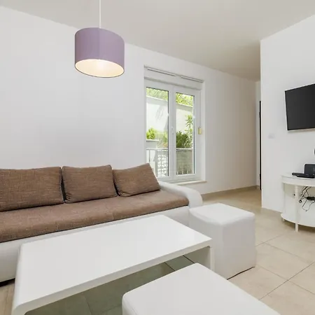 Apartament Pool Delux *